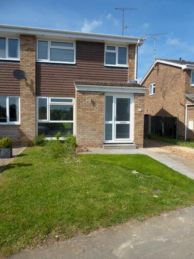 3 Bedroom Semi-Detached House To Rent In Bradbury Road, Newnham, NN11