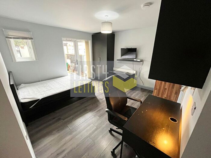 1 Bedroom End Of Terrace House To Rent In Welford Road, Clarendon Park, LE2
