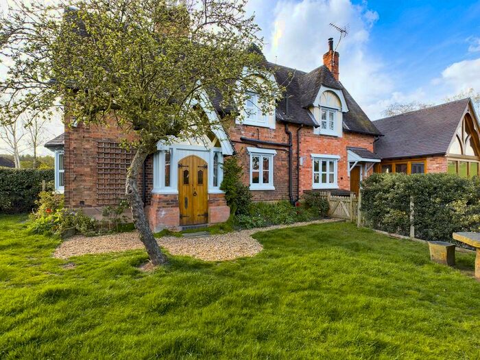 4 Bedroom House For Sale In Knights Cottage, Dunstall, Stafffordshire, DE13