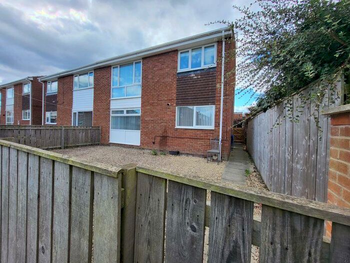 2 Bedroom Flat To Rent In Arundel Close, Bedlington, NE22