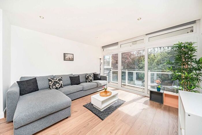 2 Bedroom Flat To Rent In Clarence Avenue, Clapham, SW4