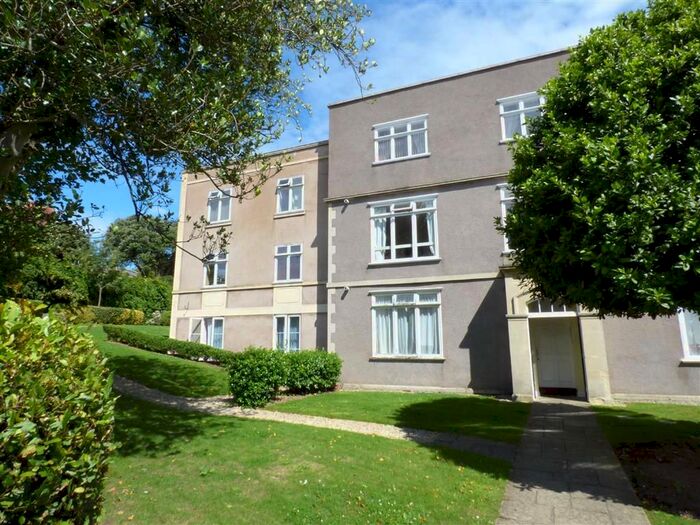 2 Bedroom Flat To Rent In Royal Crescent, Weston-Super-Mare BS23