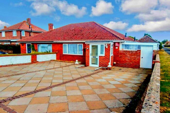 3 Bedroom Bungalow To Rent In Merrion Avenue, Bognor Regis, West Sussex, PO22