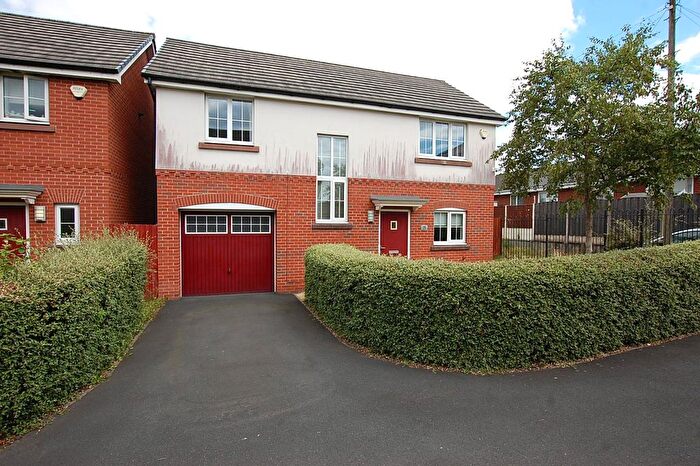 4 Bedroom Detached House For Sale In Oak Close, Chadderton, Oldham, Greater Manchester, OL9