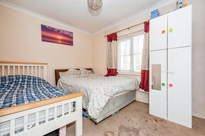 1 Bedroom Flat For Sale In Ambleside, Purfleet-On-Thames, RM19
