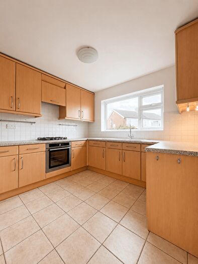 3 Bedroom Flat To Rent In Adison Road, SE25