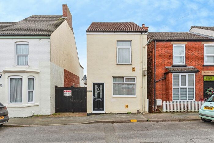 3 Bedroom Detached House For Sale In Dudley Road, Grantham, NG31