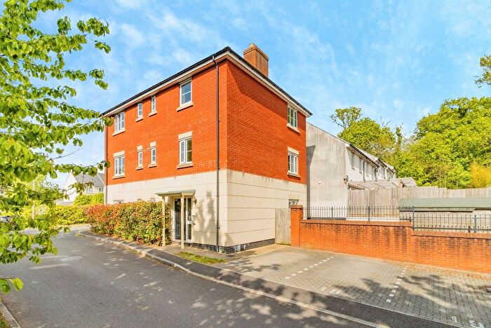 2 Bedroom Flat For Sale In Morlaix Close, Dawlish, Devon, EX7