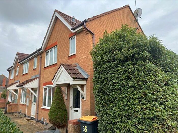 3 Bedroom End Of Terrace House To Rent In Waltham Drive, Bedford, MK42