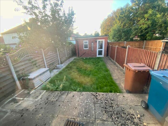 4 Bedroom Property To Rent In Athelstone Road, Harrow, HA3