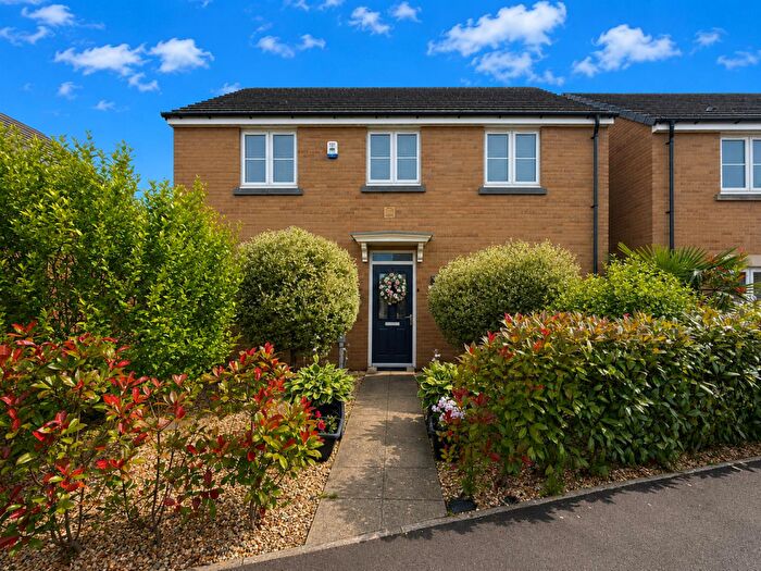 3 Bedroom Detached House For Sale In Pant Y Cadno, Aberdare, CF44