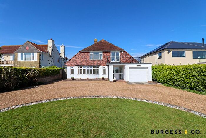 4 Bedroom Detached House For Sale In South Cliff, Bexhill-On-Sea, TN39