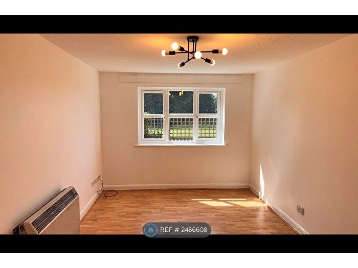 1 Bedroom Flat To Rent In Eton Way, Dartford, DA1