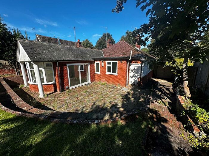 3 Bedroom Bungalow To Rent In South Road, Faversham, ME13