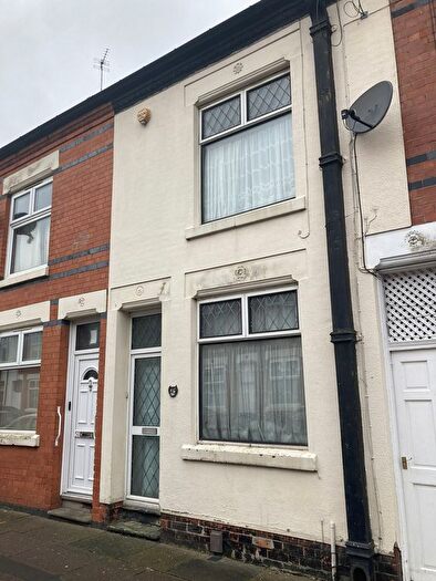 2 Bedroom Terraced House For Sale In Osborne Road, Leicester, LE5