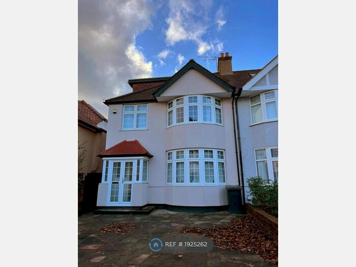4 Bedroom Semi-Detached House To Rent In Fairfield Avenue, Edgware, HA8