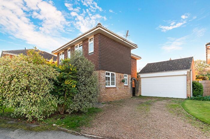 3 Bedroom Detached House For Sale In Locks Meadow, Dormansland, RH7