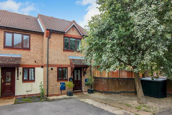 2 Bedroom End Of Terrace House To Rent In Otway Close, Aylesbury, HP21