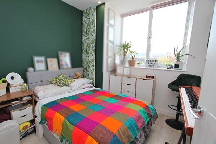 1 Bedroom Apartment For Sale In Upperton Road, Eastbourne, BN21