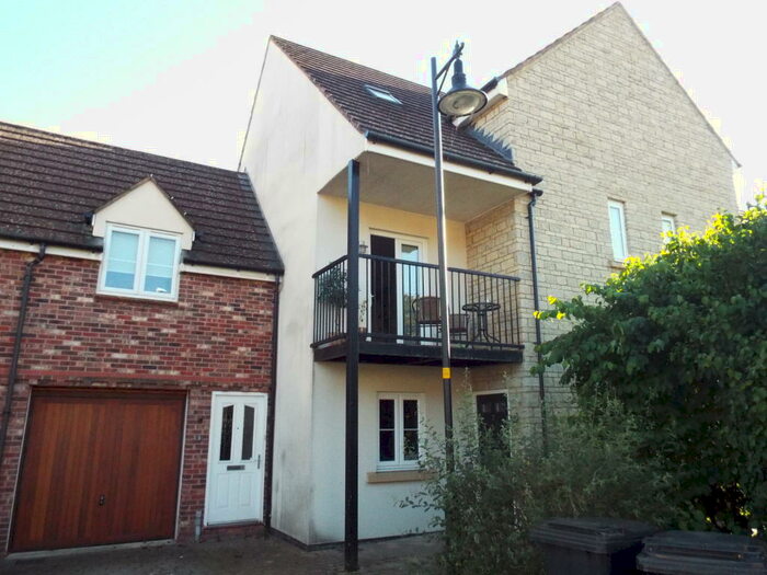 2 Bedroom Town House To Rent In North Swindon, SN25