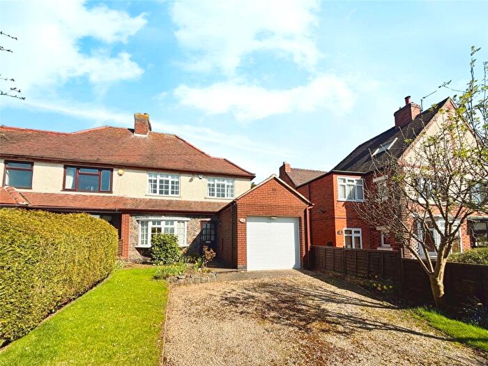 3 Bedroom Semi-Detached House For Sale In Acresford Road, Overseal, Swadlincote, Derbyshire, DE12