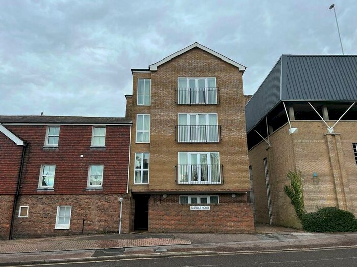 1 Bedroom Apartment To Rent In Station Way, Crawley, West Sussex, RH10