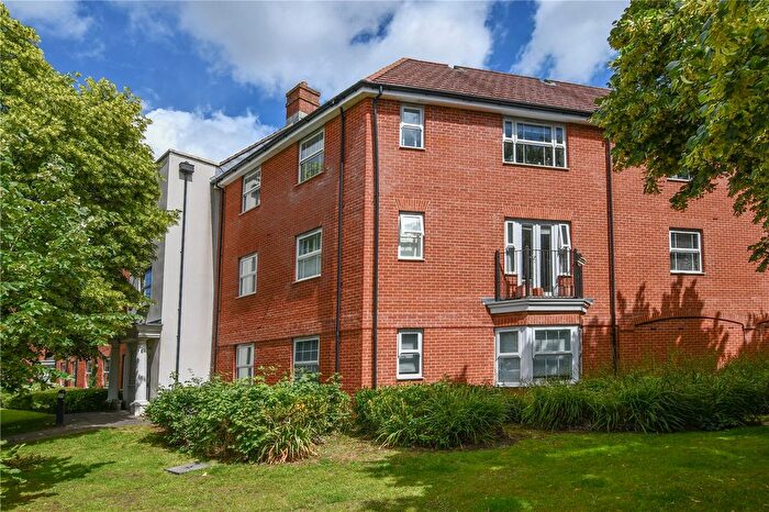2 Bedroom Flat For Sale In Ashville Way, Wokingham, Berkshire, RG41