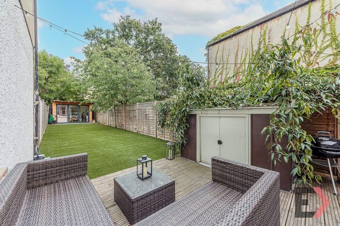 1 Bedroom Flat To Rent In South Croxted Road, London, SE21