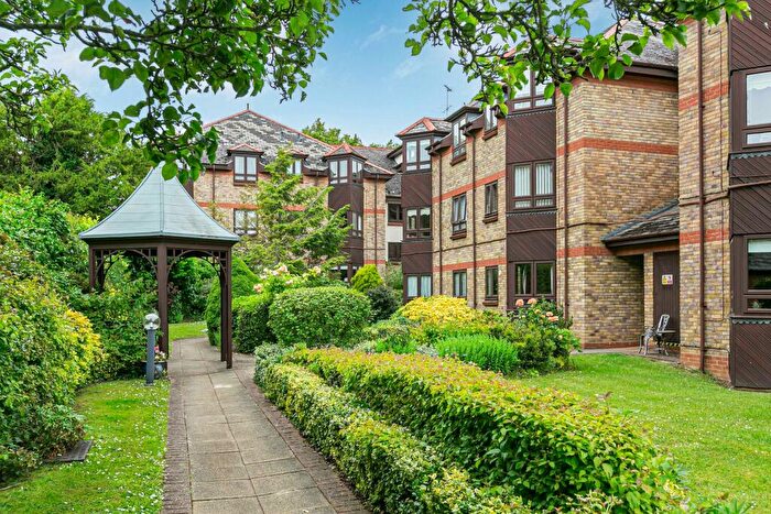 1 Bedroom Retirement Property For Sale In Beaumonds, St Albans, AL1