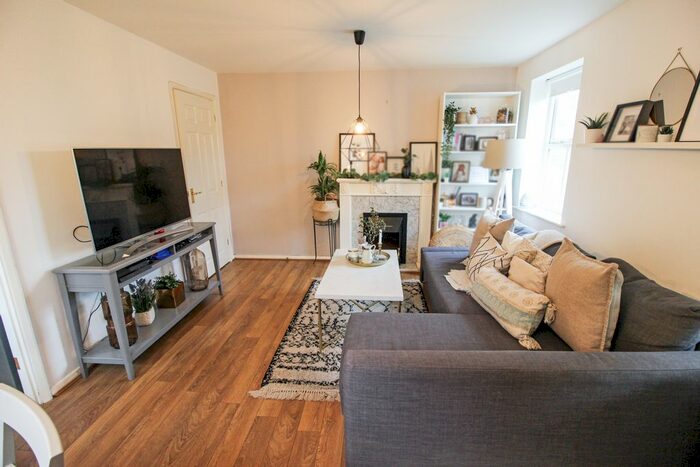 2 Bedroom Flat To Rent In Chamberlayne Avenue, Wembley, HA9