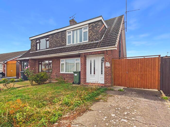 3 Bedroom Semi Detached House For Sale In Warwick Avenue, Tuffley, Gloucester, Gloucestershire, GL4