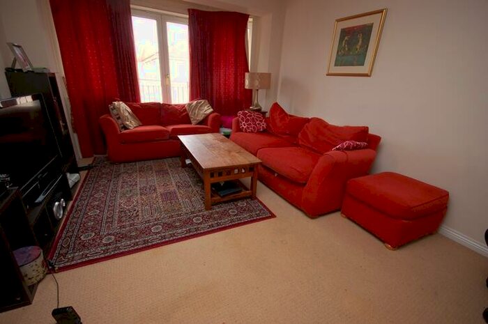 2 Bedroom Flat To Rent In L &#; Sinclair Place, Edinburgh, EH11