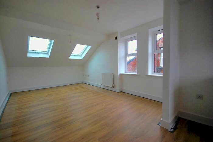 1 Bedroom Flat To Rent In Osborne Road, Levenshulme, Manchester, M19