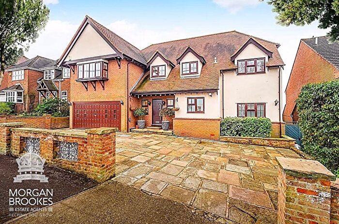 4 Bedroom Detached House For Sale In St. Marys Road, South Benfleet, SS7