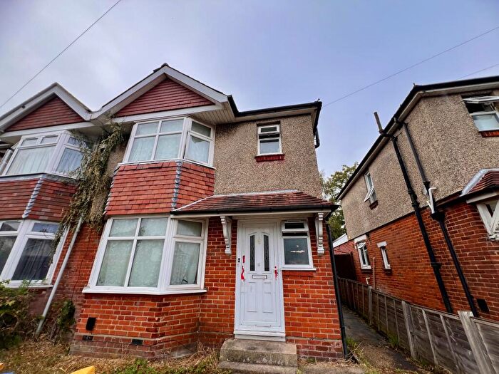 5 Bedroom House To Rent In Burgess Road, SO16