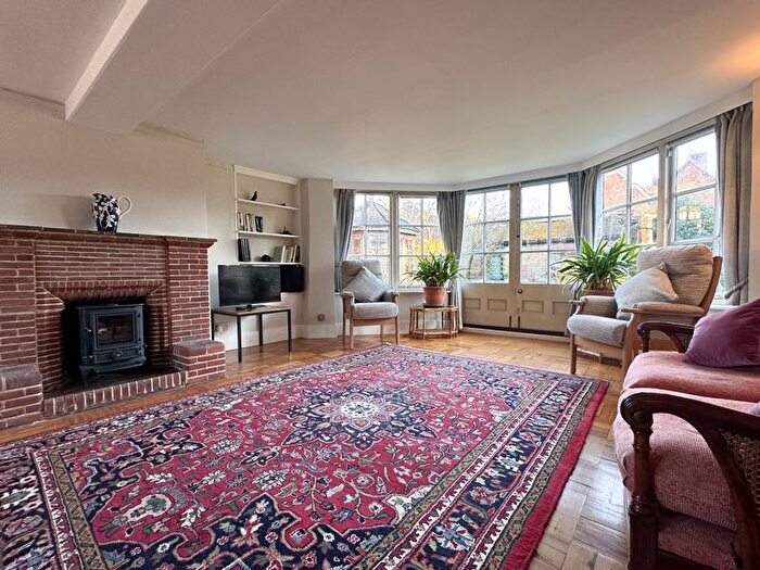 5 Bedroom Property For Sale In Aylesbury Road, Wing, LU7