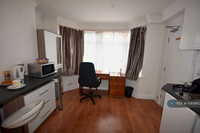 Studio To Rent In Lilac Road, Southampton, SO16