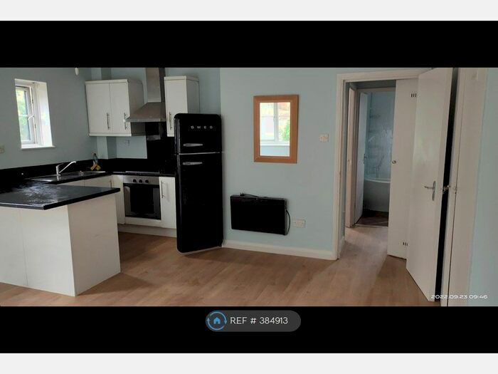 1 Bedroom Flat To Rent In Hockerill Court, Bishop's Stortford, CM23