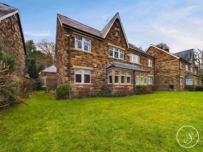 2 Bedroom Flat To Rent In Lidgett Park Mews, Roundhay, Leeds, LS8