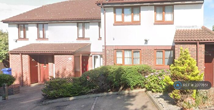 1 Bedroom Maisonette To Rent In Vexil Close, Purfleet, RM19