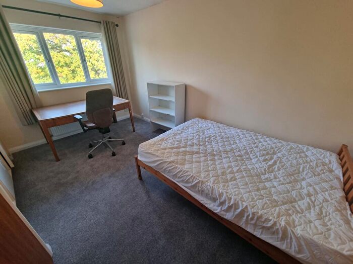 5 Bedroom Semi-Detached House To Rent In Cambridge Gardens, CV32