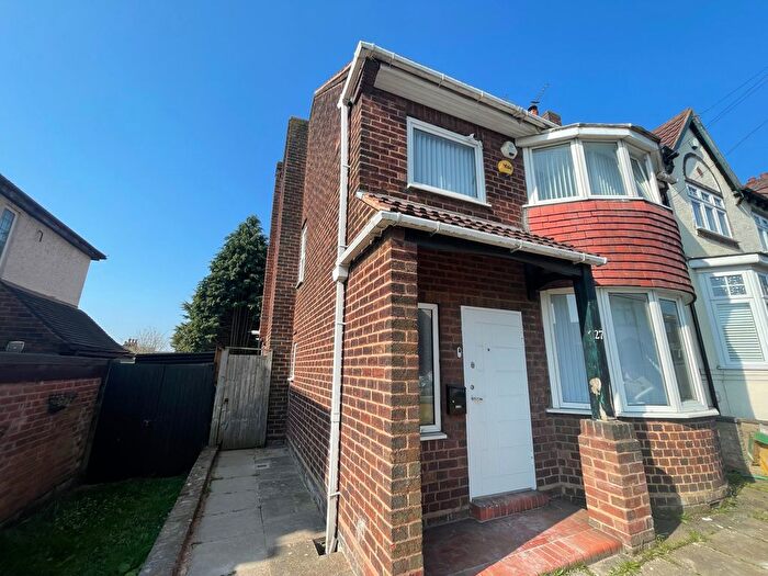 3 Bedroom Semi-Detached House To Rent In Oakeswell Street, Wednesbury, WS10