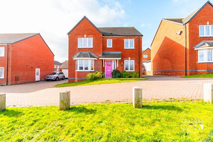 4 Bedroom Detached House For Sale In Meadow Way, Tamworth, B79