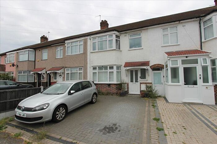 1 Bedroom Flat To Rent In Sterling Avenue, Broxbourne, EN8