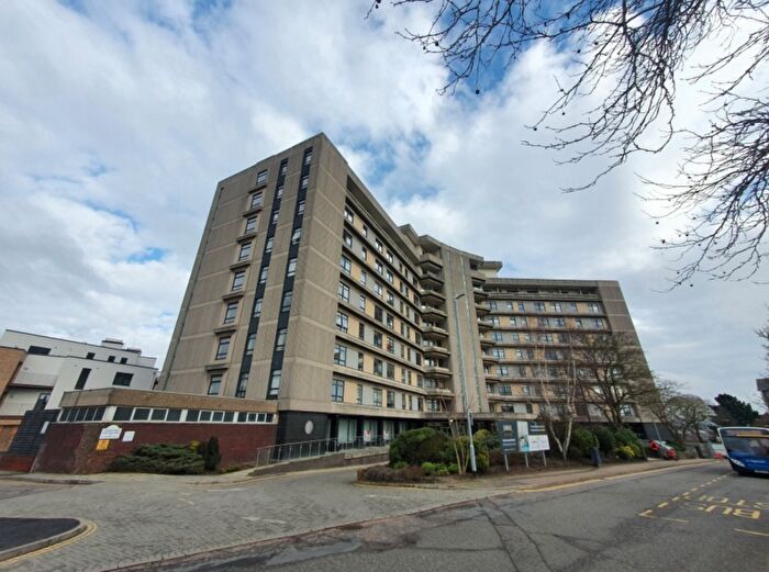 2 Bedroom Flat To Rent In Park Street, Ashford, TN24