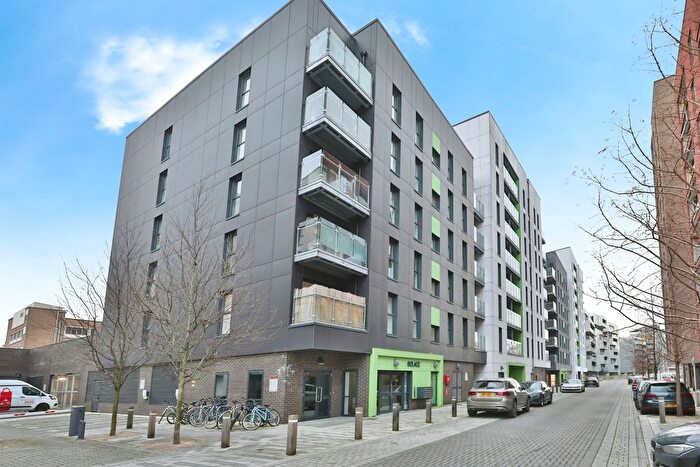 2 Bedroom Flat For Sale In Geoffrey Watling Way, Norwich, NR1