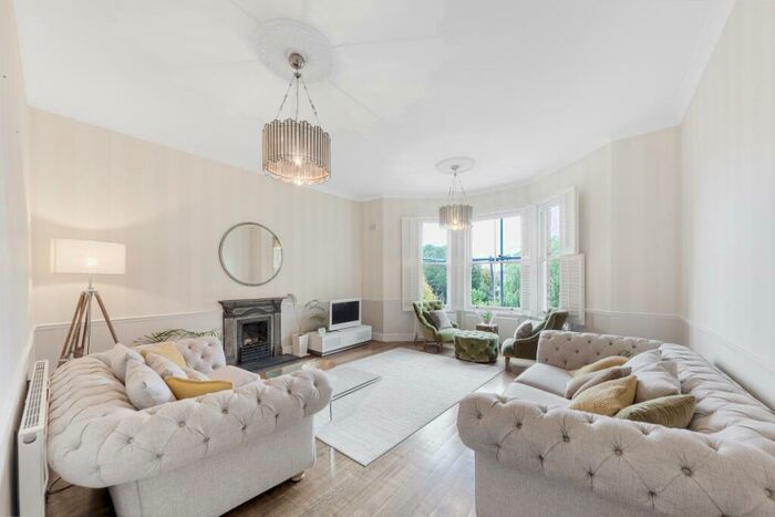 3 Bedroom Flat To Rent In Kidbrooke Park Road, SE3