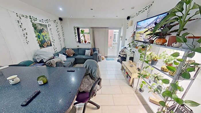 6 Bedroom House To Rent In B Dawlish Road, Selly Oak, Birmingham, B29