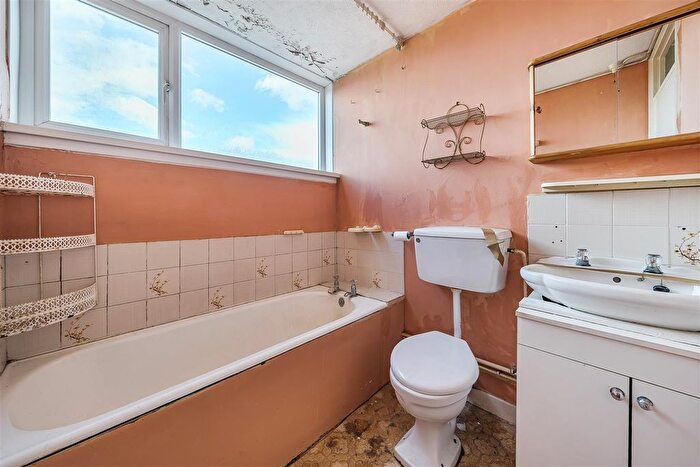 2 Bedroom Flat For Sale In Chertsey Street, Guildford, GU1