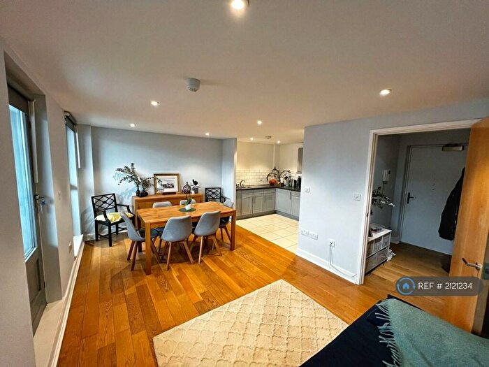 1 Bedroom Flat To Rent In Parkway, London, NW1